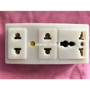 Ổ cắm 2 chấu - 3 lỗ TASAKY 16 A - 260 V